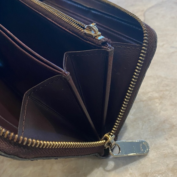 Louis Vuitton Monogram Vernis Zippy Wallet - Picture 13 of 17